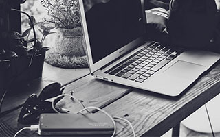 穆帅遭遇3重暴击！6连胜死敌+8分差距，10月生死战真要凉？